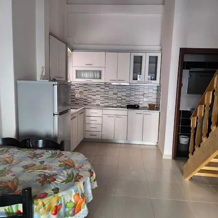 & Dublex Lägenhet Sarandë
